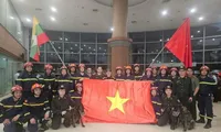 Hình ảnh đoàn cứu hộ, cứu nạn Việt Nam đến sân bay Yangon, Myanmar ngày 30/3. (Ảnh: Mofa)