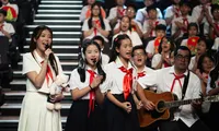 Giai điệu tự hào &apos;Khăn quàng thắm vai em&apos;
