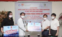 Tặng 1.000 kit xét nghiệm COVID-19 cho các cơ sở y tế TP Thủ Đức